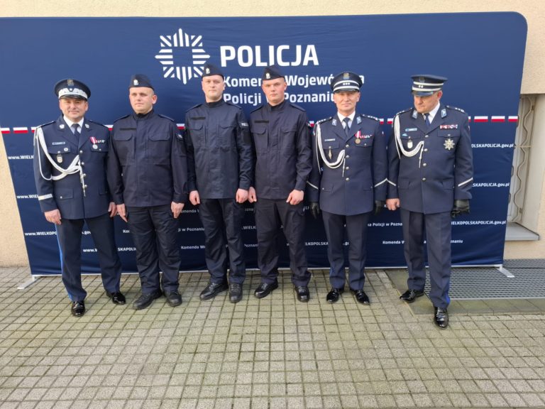 Uroczysty apel w Poznaniu. Nowi funkcjonariusze, awanse i pożegnania z udziałem policjantów z Konina