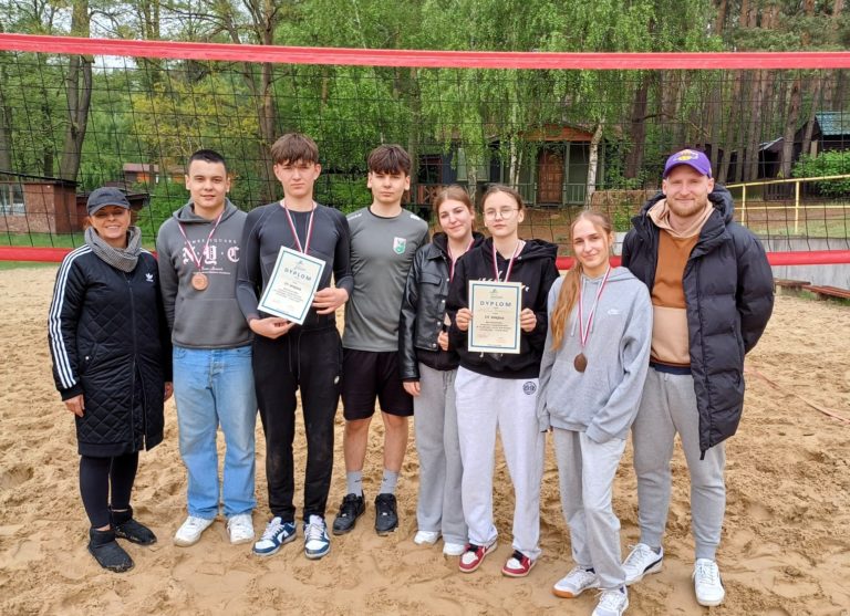 Sportowe podsumowanie tygodnia: Mistrzostwa Powiatu Konińskiego w siatkówce plażowej