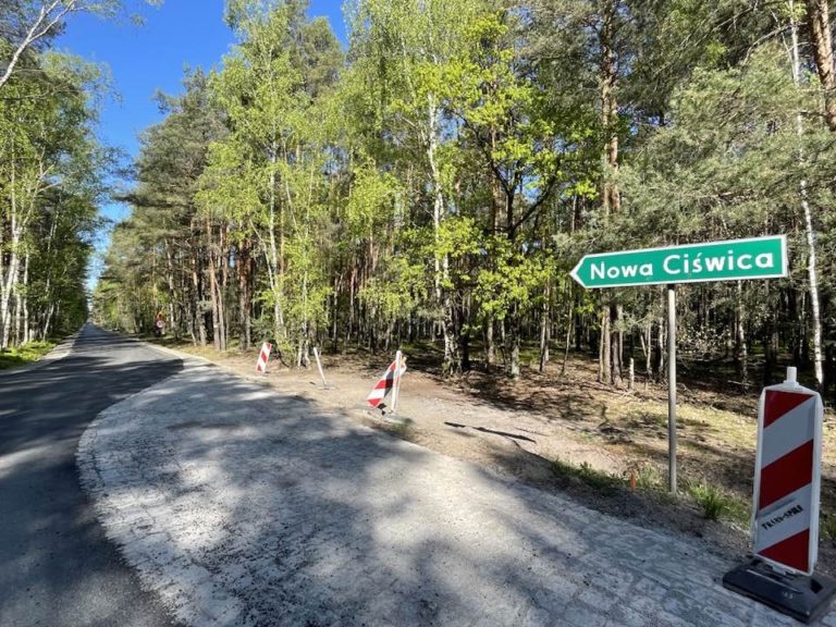 Nowa droga asfaltowa w Nowej Ciświcy – inwestycja na finiszu