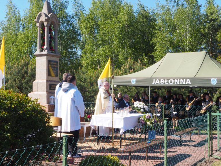 Msza Papieska w Jabłonnie: hołd dla św. Jana Pawła II