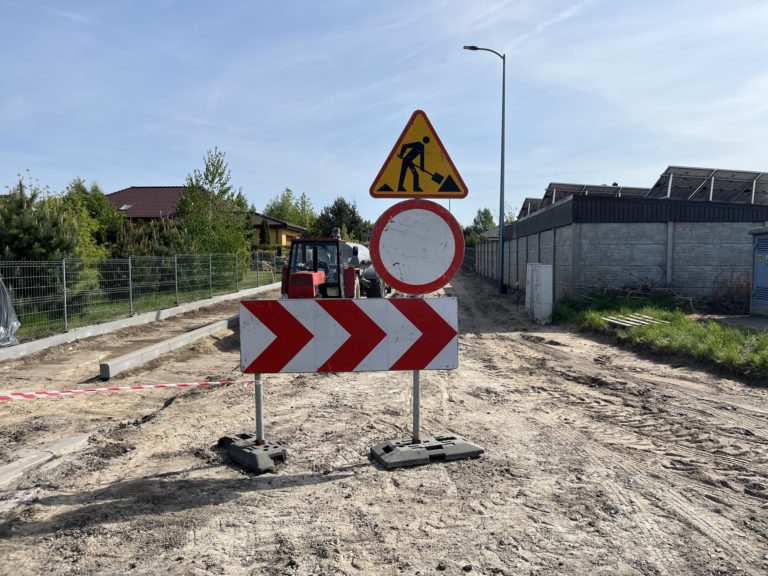 Rozbudowa ul. Słonecznej w Brzeźnie rozpoczęta. Prace nabierają tempa