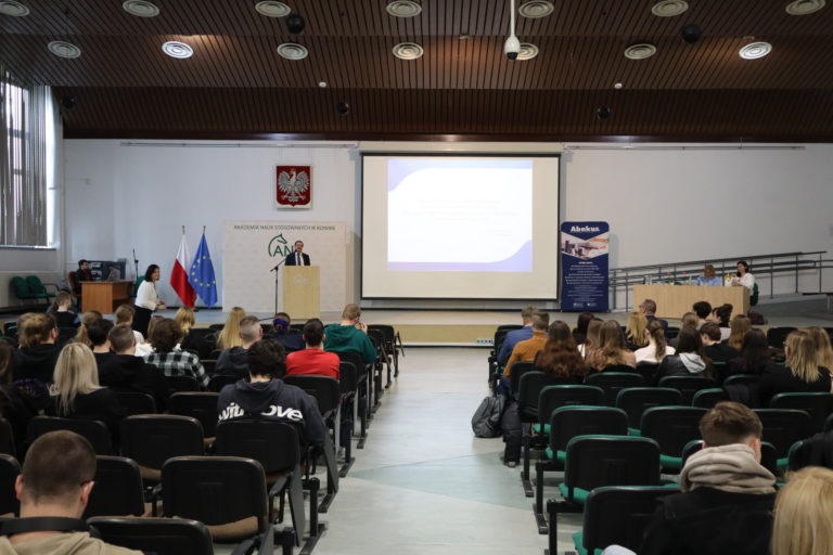 Eksperci o gospodarce, podatkach i prawie pracy