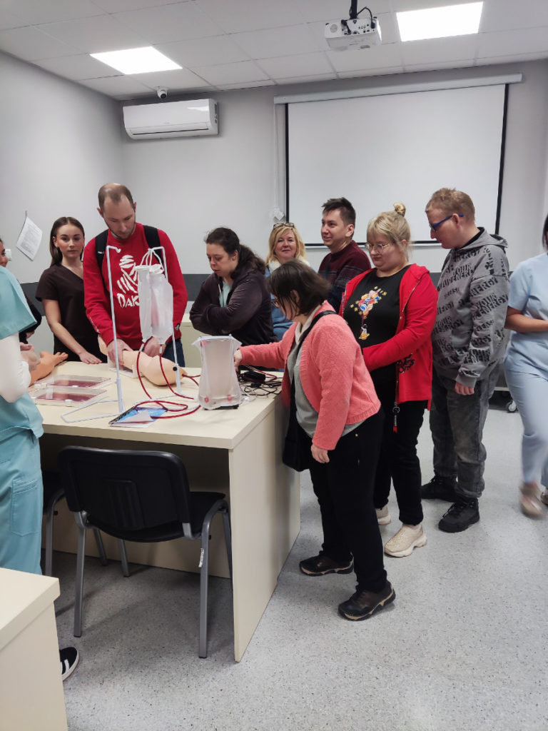 Warsztaty terapii zajęciowej dla osób z upośledzeniem – połączenie wiedzy i doświadczenia