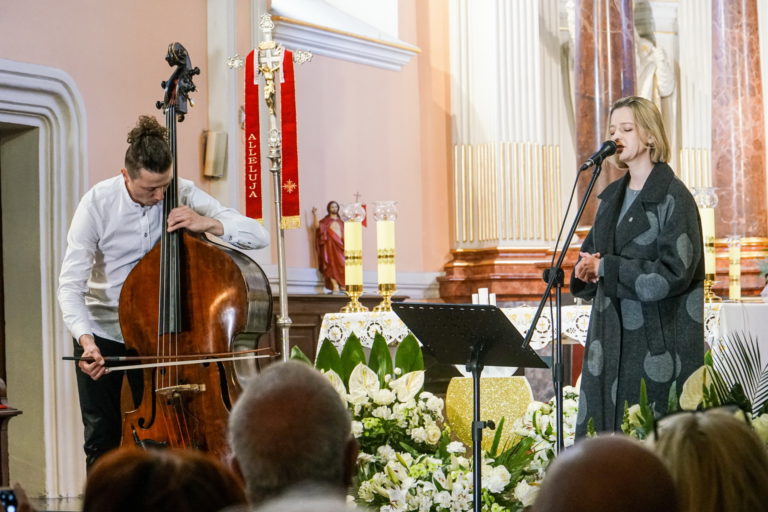 „Polska Madonno” – pieśni Maryjne wybrzmiały w świątyni na Dzień Matki