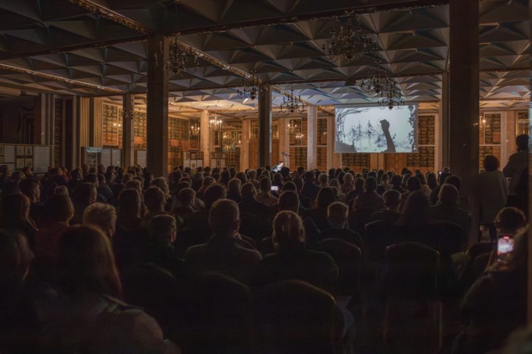 Spektakl „Piaskiem malowane” – 175 lat objawień w niezwykłej opowieści artystycznej