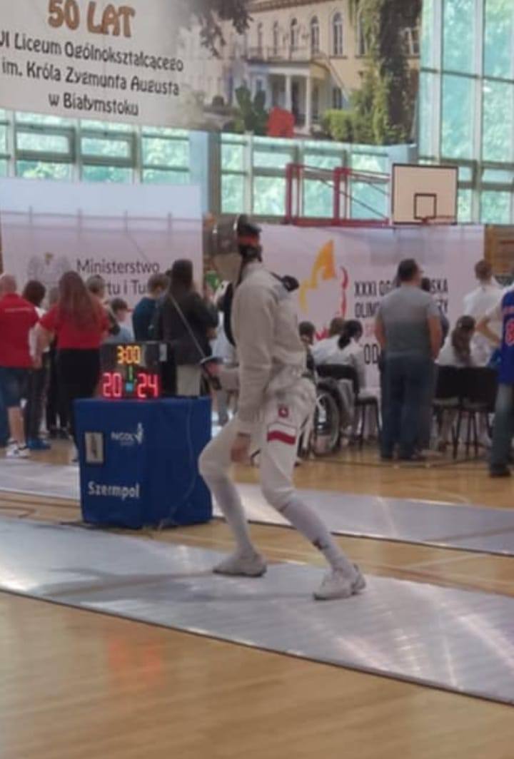 Szymon Mioduszewski z brązowym medalem Mistrzostw Polski Juniorów Młodszych w szermierce