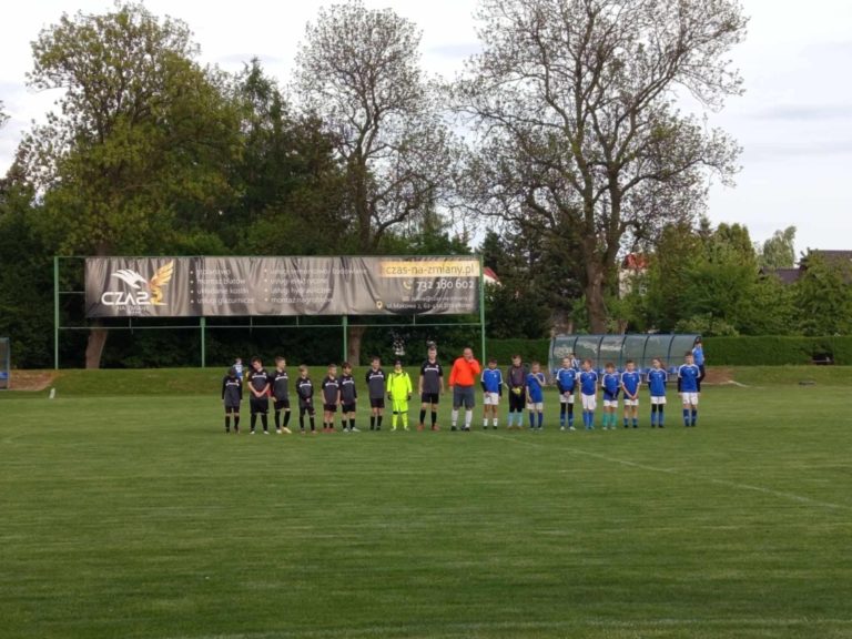 Niewykorzystane szanse zadecydowały. APR Oranje Konin U12 przegrywa z Gladiatorami Pieruszyce