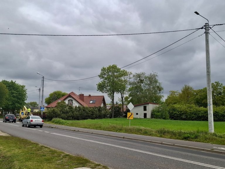 Nowoczesne oświetlenie w Gminie Rzgów – ruszyła wymiana 600 opraw w ramach rządowego programu