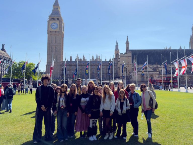 Śladami Króla Artura. Uczniowie II LO w Koninie w podróży edukacyjnej po Kornwalii