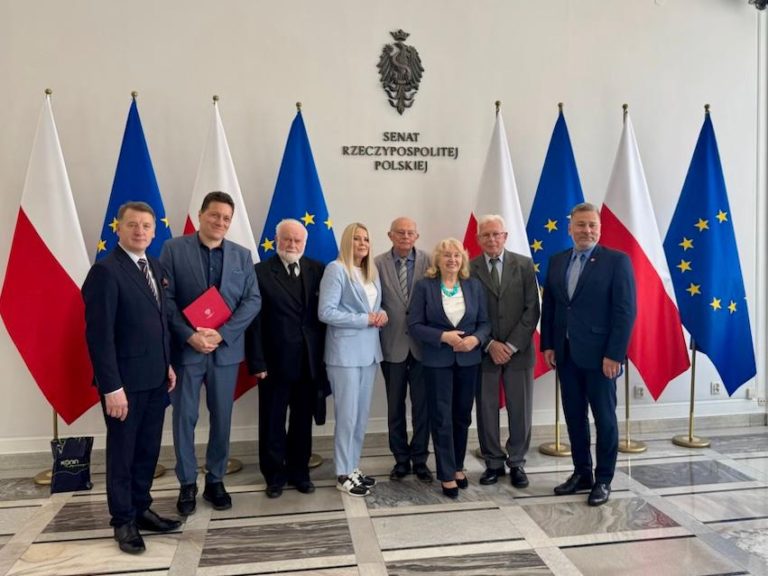 Senat RP uczcił Mieczysława Bekkera. 2025 Rokiem Bekkera w Koninie