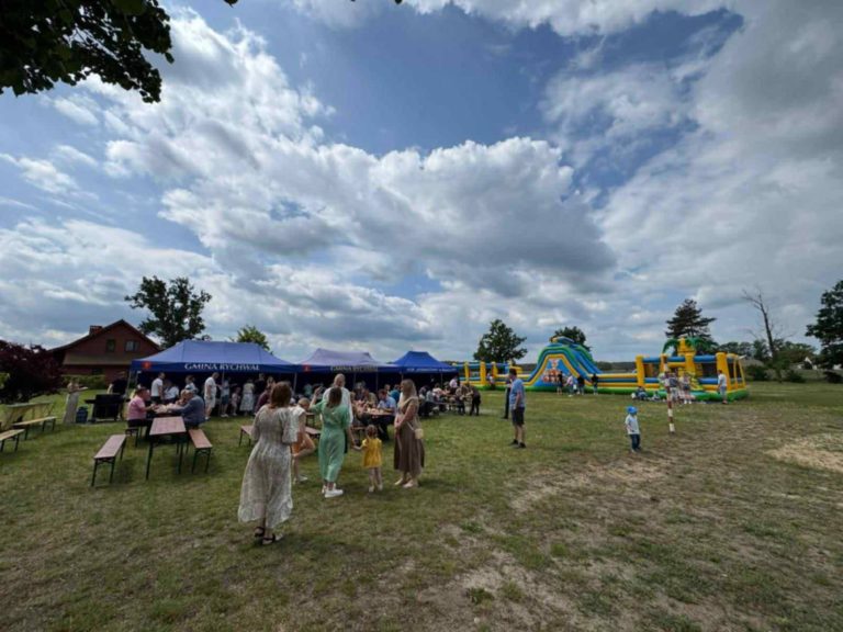 Radość, zabawa i życzenia – Sołecki Dzień Dziecka w Siąszycach