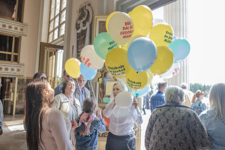 Licheń świętował Sanktuaryjny Dzień Matki. Modlitwa, wzruszenia i nowy kapłan przed obliczem Licheńskiej Pani