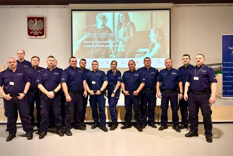 Policjanci z Konina na konferencji o neuroróżnorodności w Akademii Nauk Stosowanych