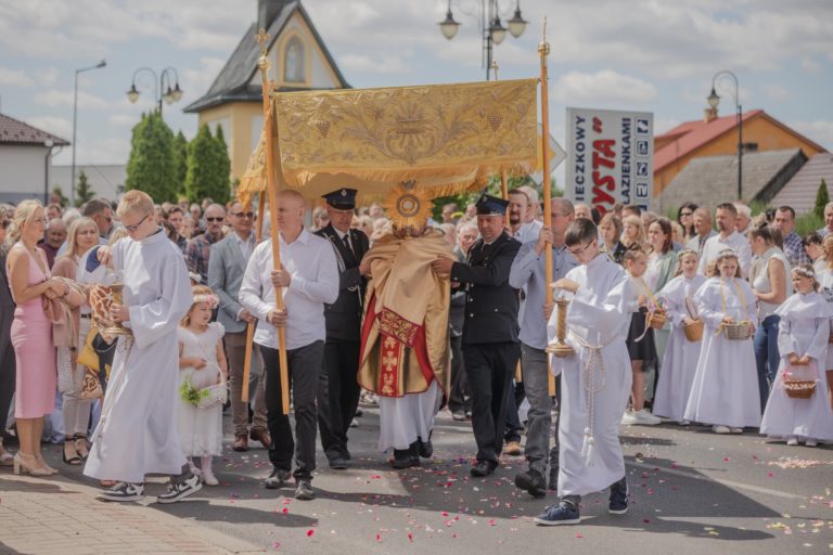 „Mam sen… że moja miłość opanuje świat” – uroczystość Bożego Ciała w Licheniu