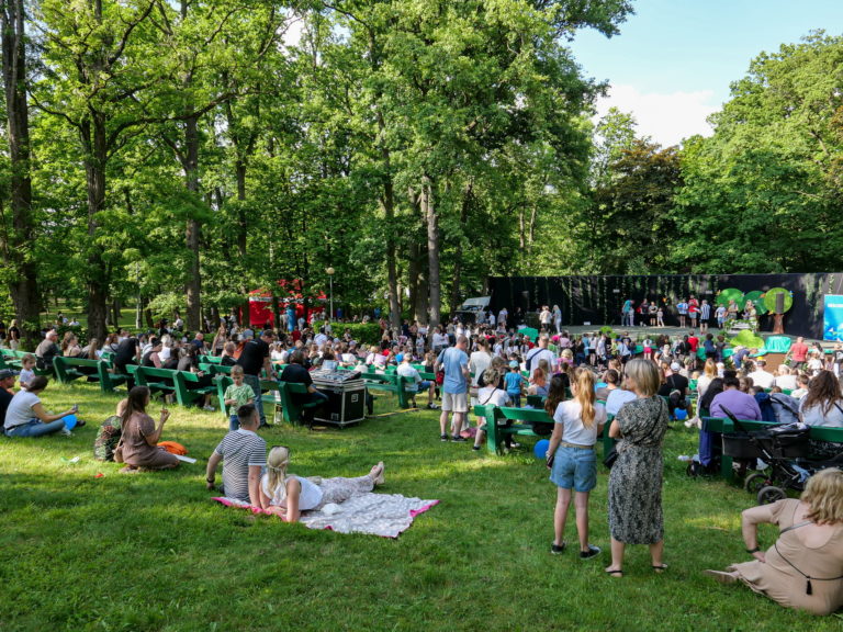 Dzień Dziecka na sportowo – radość, ruch i mnóstwo atrakcji w Parku Chopina