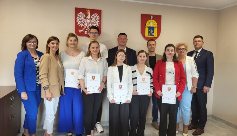 Najlepsi młodzi sportowcy z gminy Stare Miasto nagrodzeni za sukcesy w 2024 roku