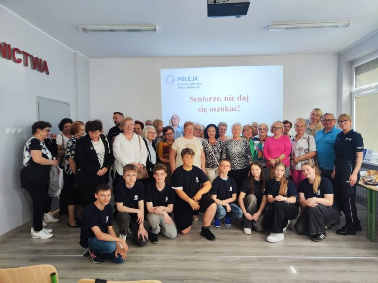 „Seniorze, nie daj się oszukać!” – spotkanie z konińską Policją i twórcze warsztaty