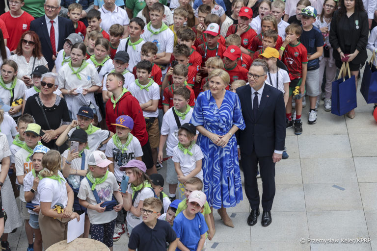 Uczniowie z Grabienic na pikniku „Bezpieczne Wakacje z Parą Prezydencką” w Warszawie