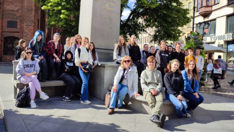 Pierwszoklasiści z I LO w Koninie odkrywali uroki Torunia