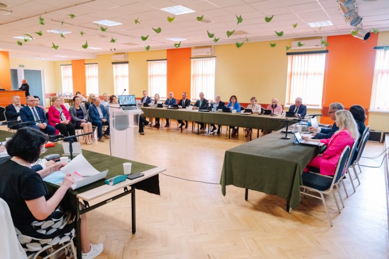 Absolutorium dla wójta Grzegorza Maciejewskiego. Rekordowe inwestycje w Gminie Kazimierz Biskupi