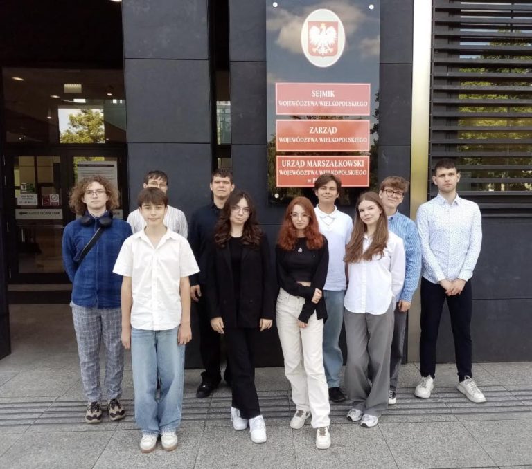 Uczniowie II LO w Koninie finalistami wojewódzkiego konkursu historycznego