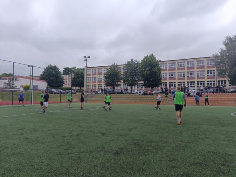 ZSGE: Klasa 2TP mistrzem szkoły w piłce nożnej!