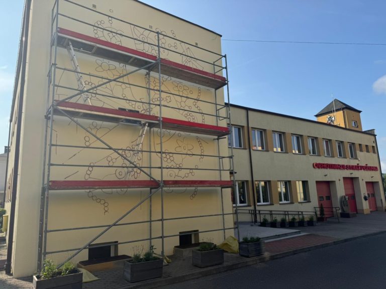 Nowy mural w Kleczewie. Symbol transformacji energetycznej i hołd dla lokalnych tradycji