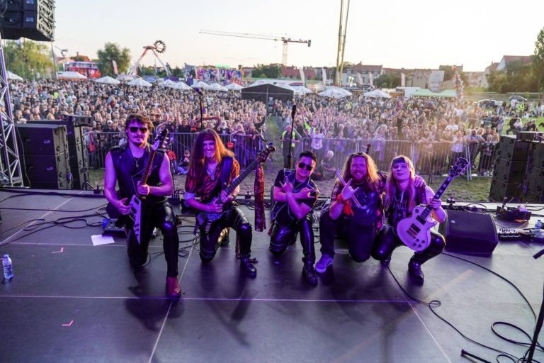 Muzyczne otwarcie Dni Konina 2025. Dżem, glam metal i rockowe brzmienia na Błoniach