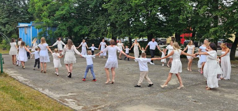 Zakończenie roku w przedszkolu „Leśne Skrzaty” w Siąszycach – podziękowania i wzruszenia