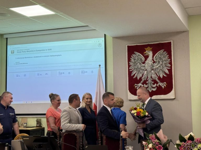 Jednogłośne absolutorium dla burmistrza Sompolna. Sesja potwierdziła zaufanie i ocenę pracy za 2024 rok