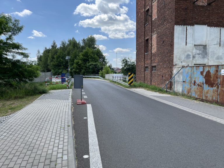 Piesi wreszcie przejdą nad Kanałem Topiec. Powstanie kładka w Paprotni