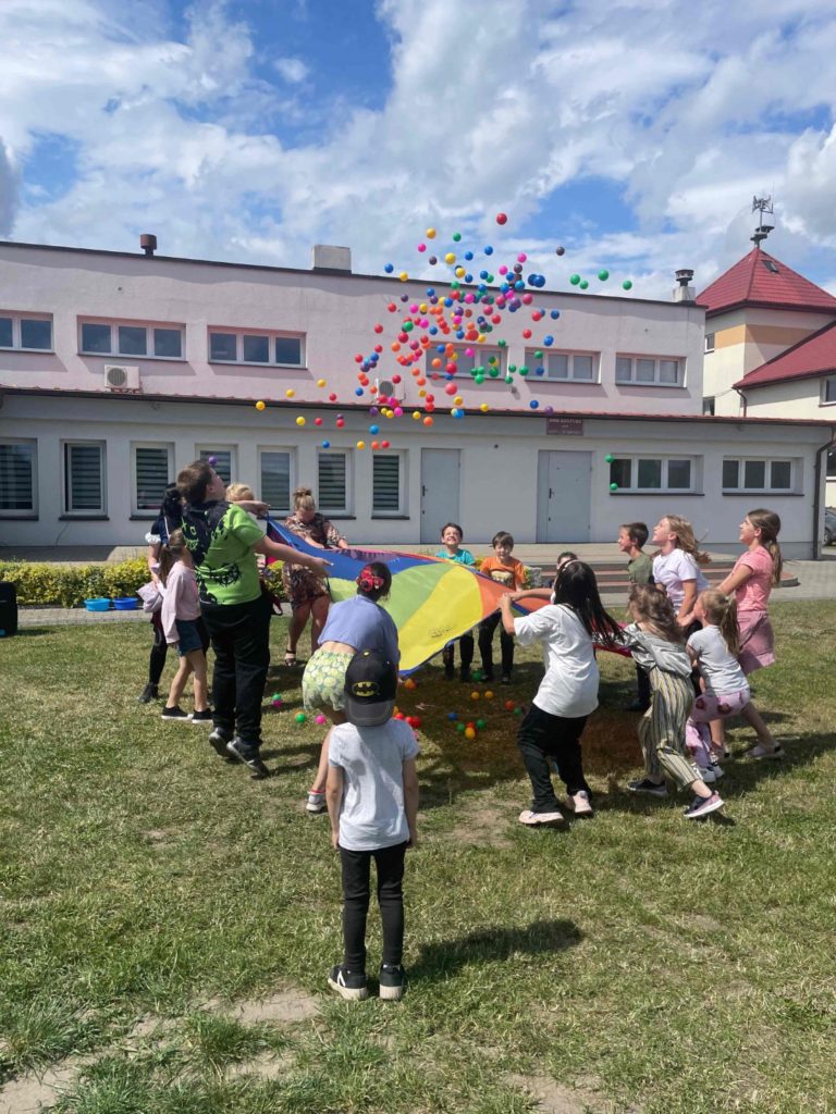 Piracka przygoda w Sławsku. Piknik dla dzieci z ogniska wychowawczego