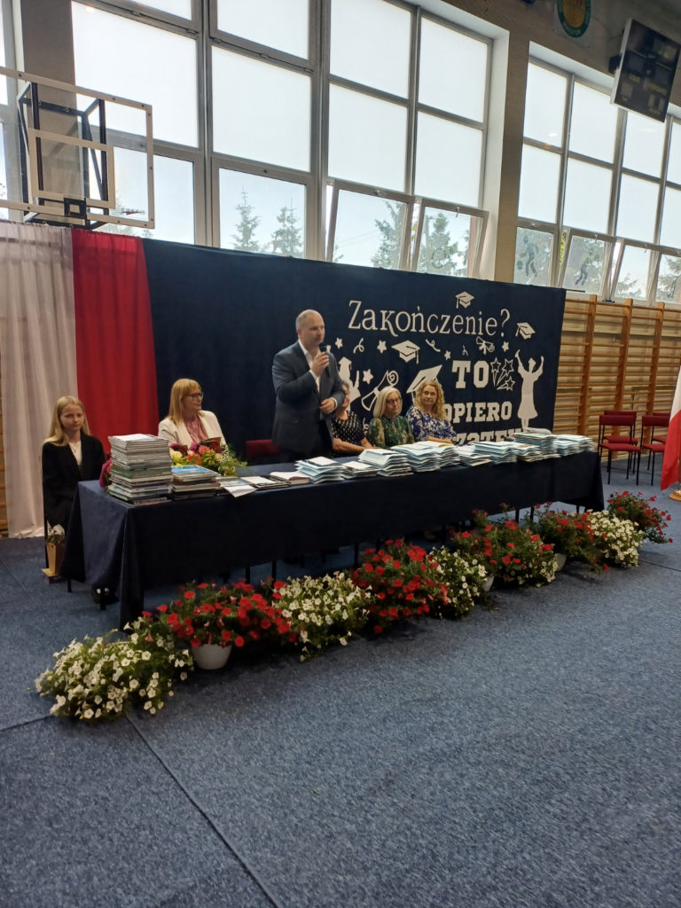 Uroczyste zakończenie roku szkolnego w gminie Sompolno z udziałem władz samorządowych