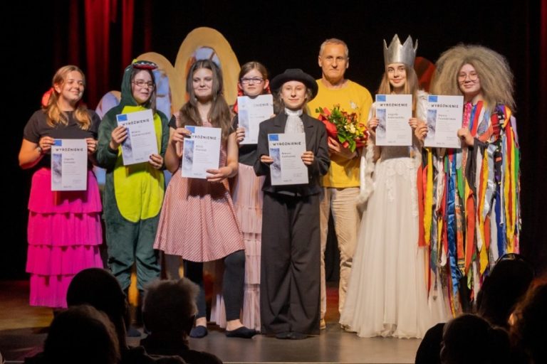 Gdyby Baba Jaga zniknęła z bajki… – premiera spektaklu „Nie ma tego złego” w Konińskim Domu Kultury