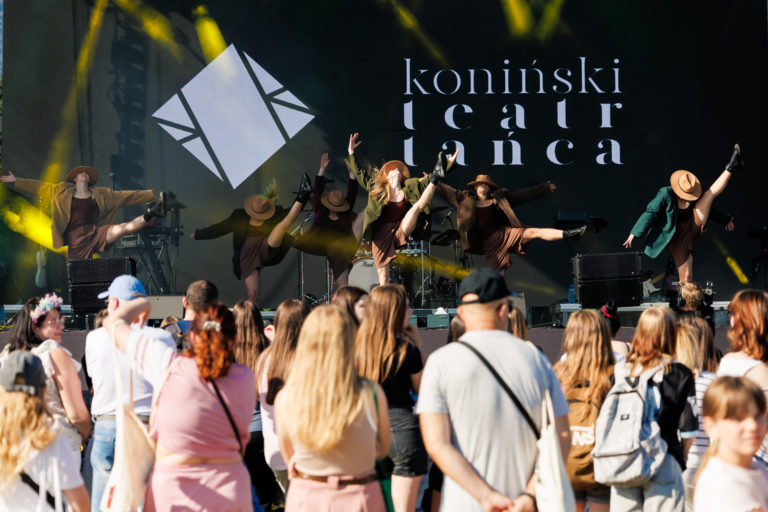 Muzyczne emocje i regionalna integracja – Piknik na FEST! znów przyciągnął tłumy na Konińskie Błonia