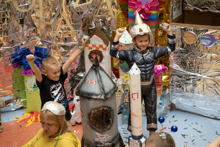 „Kosmiczna szkoła” w SP9 w Koninie – międzyplanetarna zabawa i nauka w jednym!