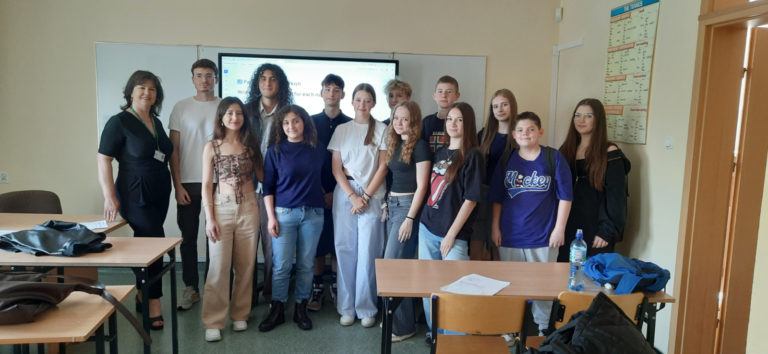 Wielojęzyczna przygoda uczniów z „Ósemki”. Angielsko-Turecka Akademia Młodego Studenta w Koninie