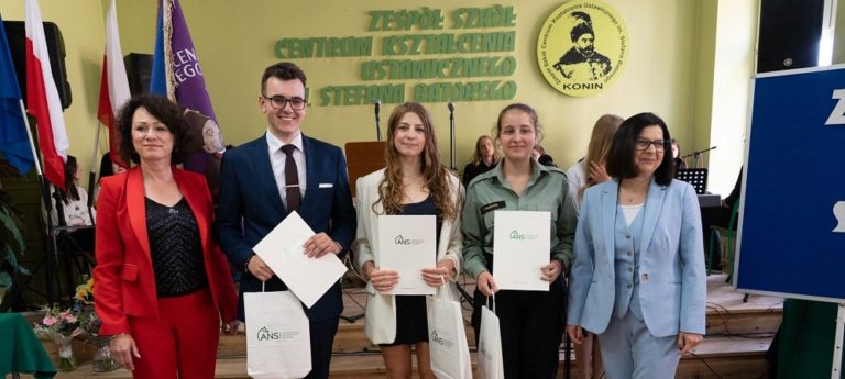 Zakończenie roku w ZS CKU w Koninie z nagrodami i podziękowaniami