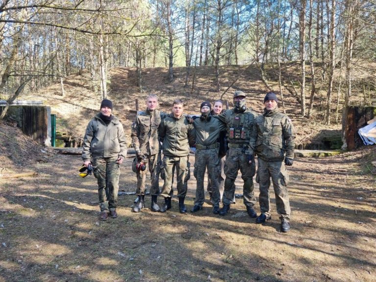 Praktyczne szkolenie Koła Bezpieczeństwa w Zespole Szkół im. Mikołaja Kopernika w Koninie