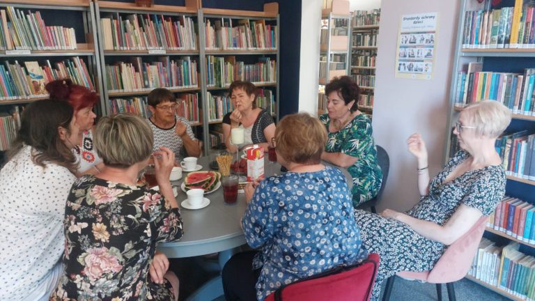 Wakacyjne spotkania w Filii „Gosławice”: książka, haft i wspólnota