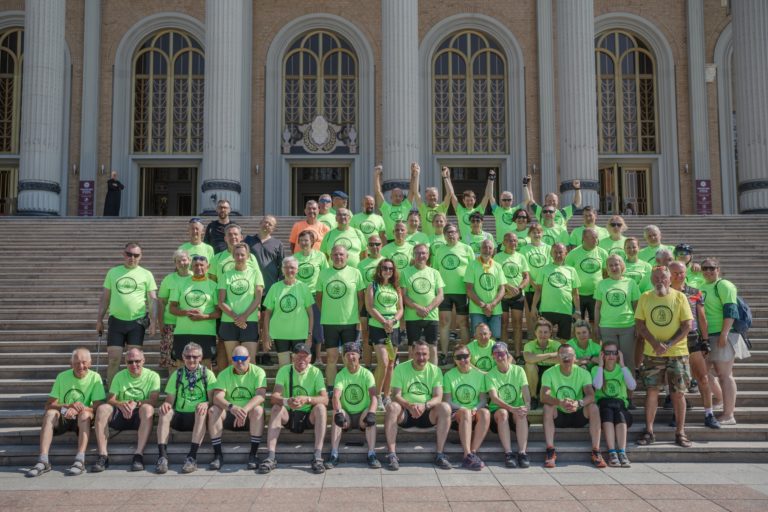 Zielona fala nadziei na rowerach zmierza do Lichenia – jubileuszowa pielgrzymka trwa