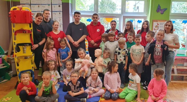 Spotkanie przedszkolaków z klasą ratowniczą Zespołu Szkół im. Mikołaja Kopernika w Koninie