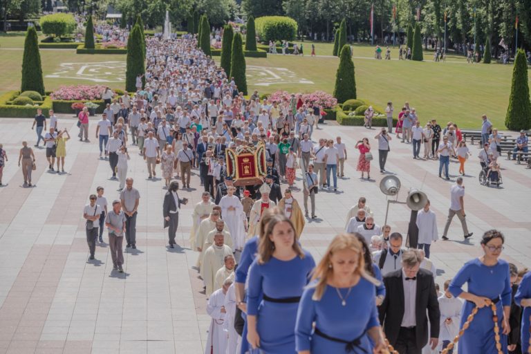 Odpust ku czci Najświętszej Maryi Panny Licheńskiej Bolesnej Królowej Polski – Niedziela, 6 lipca 2025