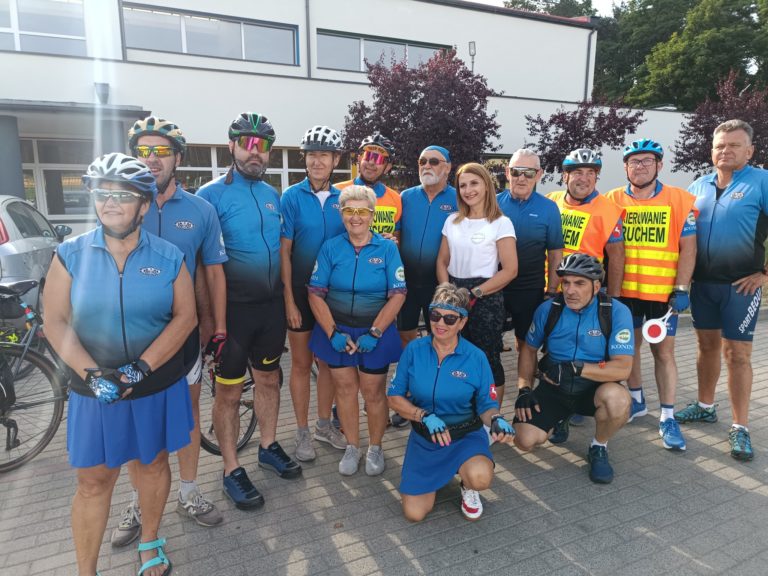 Rajd rowerowy „Znaj przepisy na drodze” przyciągnął ponad setkę uczestników