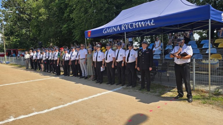 Rychwał: Gminne Zawody Sportowo-Pożarnicze z udziałem 18 drużyn. Zwycięzcy z Glin, Grochowego i Dąbroszyna