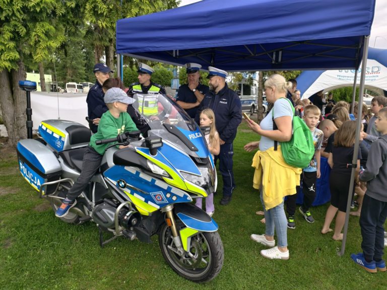 Spotkanie z Policją w przystani w Gosławicach
