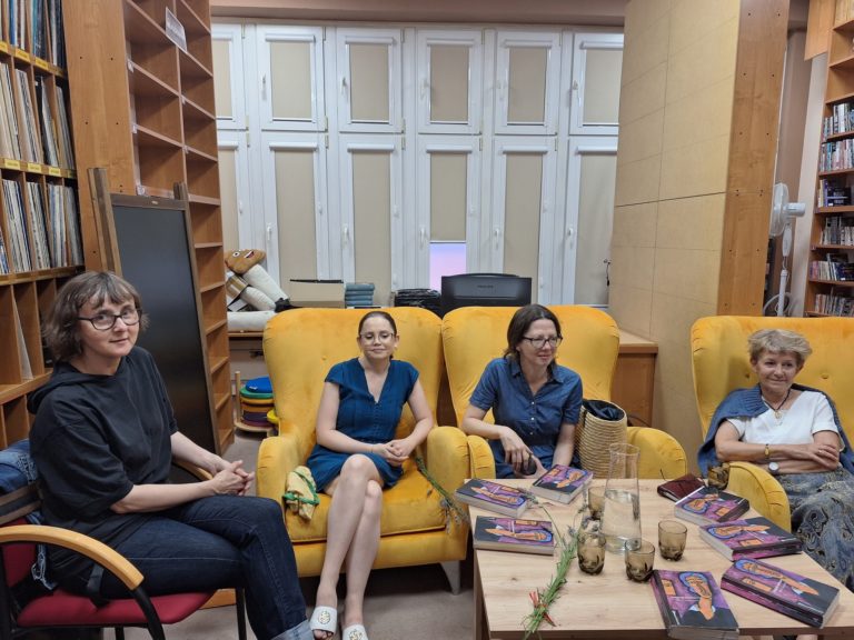 DYSKUSYJNY KLUB KSIĄŻKI W KONINIE: LIPCOWE SPOTKANIE Z „DOMEM AUGUSTY” MAJGULL AXELSSON