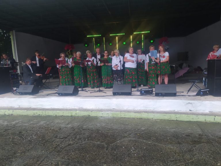 BRZEŹNIANKI I KRZYMOWIACY POŁĄCZYLI SIŁY PODCZAS BIESIADY NA LUDOWO W TULISZKOWIE