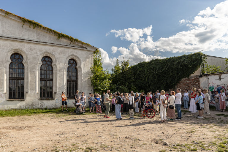 SYNAGOGA: ŚWIĄTYNIA KSIĘGI – SPACER ŻYDOWSKIMI ŚLADAMI KONINA