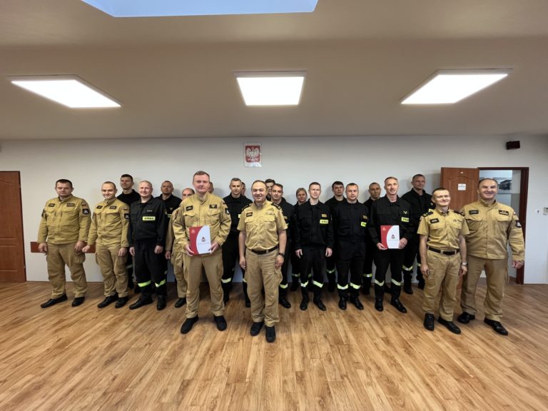 STRAŻAK Z KONINA BOHATEREM POZA SŁUŻBĄ – URATOWAŁ ŻYCIE PODCZAS URLOPU